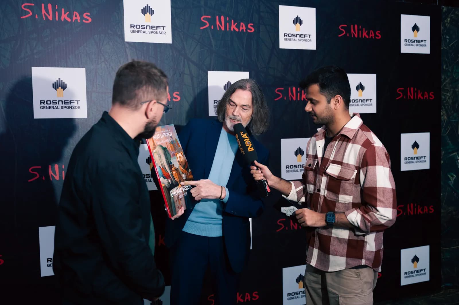 Nikas Safronov's Dream Vision exhibition in India