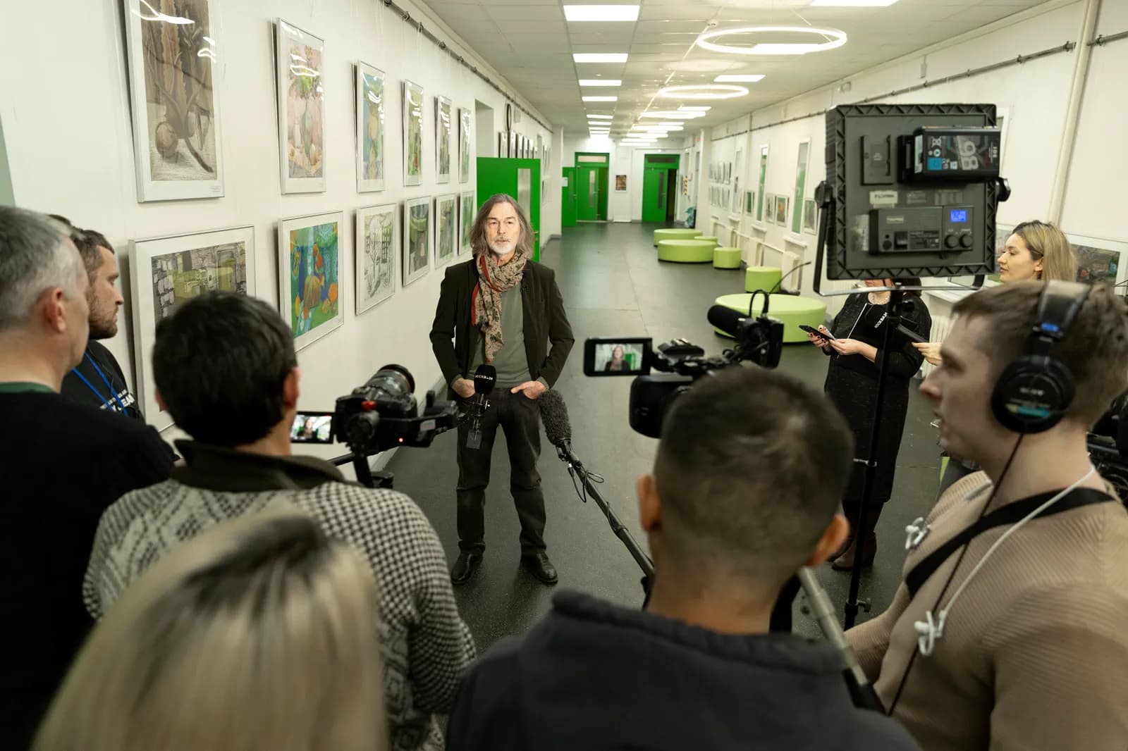 Final moments of Nikas Safronov's masterclass